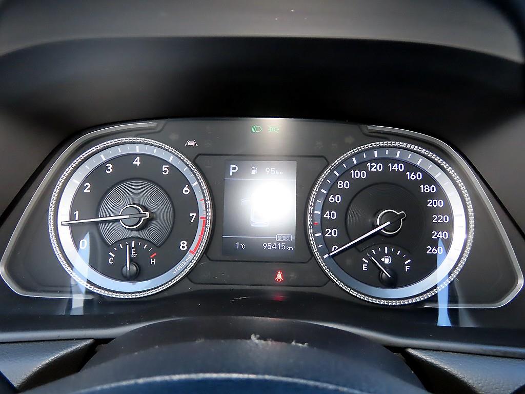 HYUNDAI Sonata - Vista 9