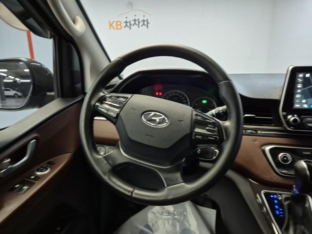 HYUNDAI Starex - Vista 9