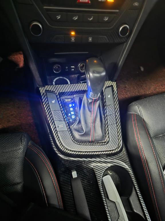 HYUNDAI Avante - Vista 11