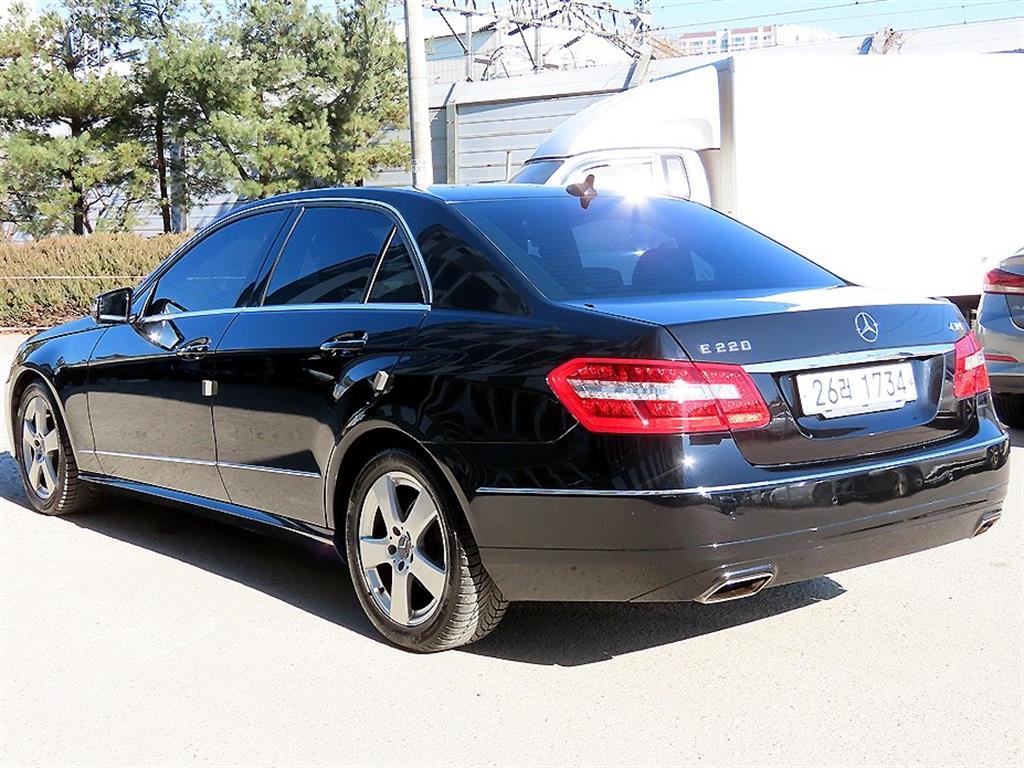 Mercedes Benz E class - Vista 3