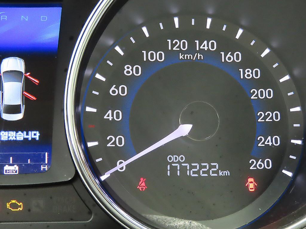 HYUNDAI Sonata - Vista 11