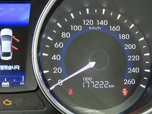 HYUNDAI Sonata - Vista 12