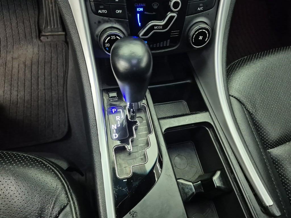 HYUNDAI Sonata - Vista 8