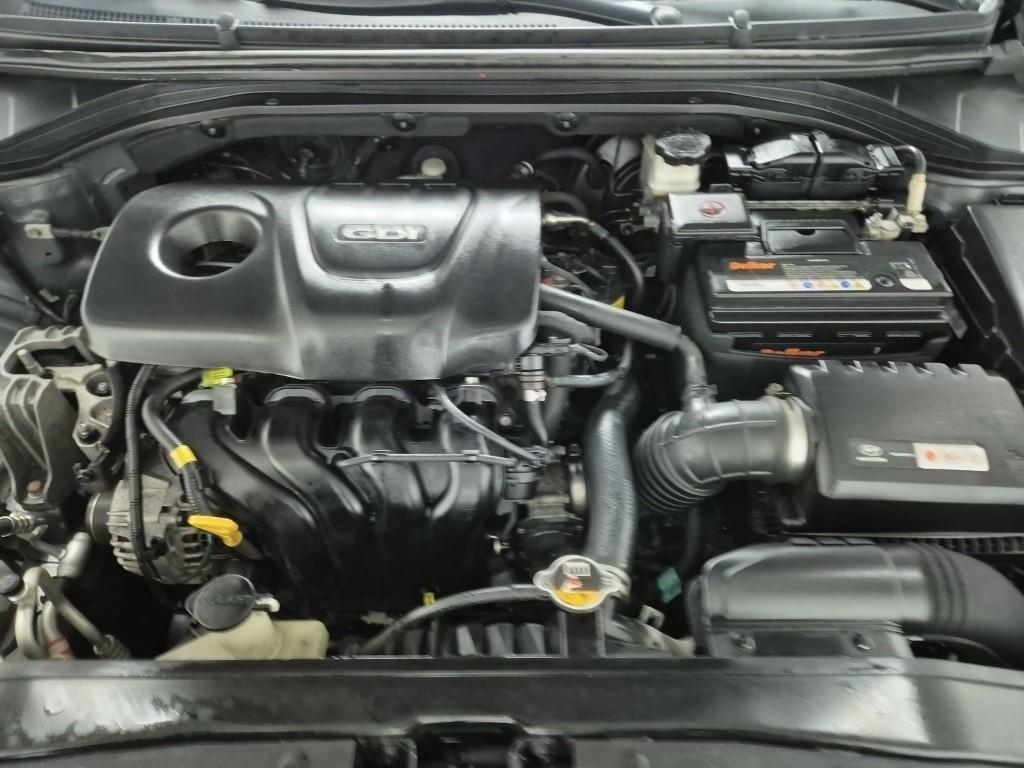 HYUNDAI Avante - Vista 5