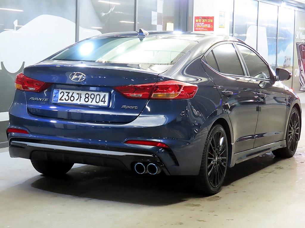 HYUNDAI Avante - Vista 4