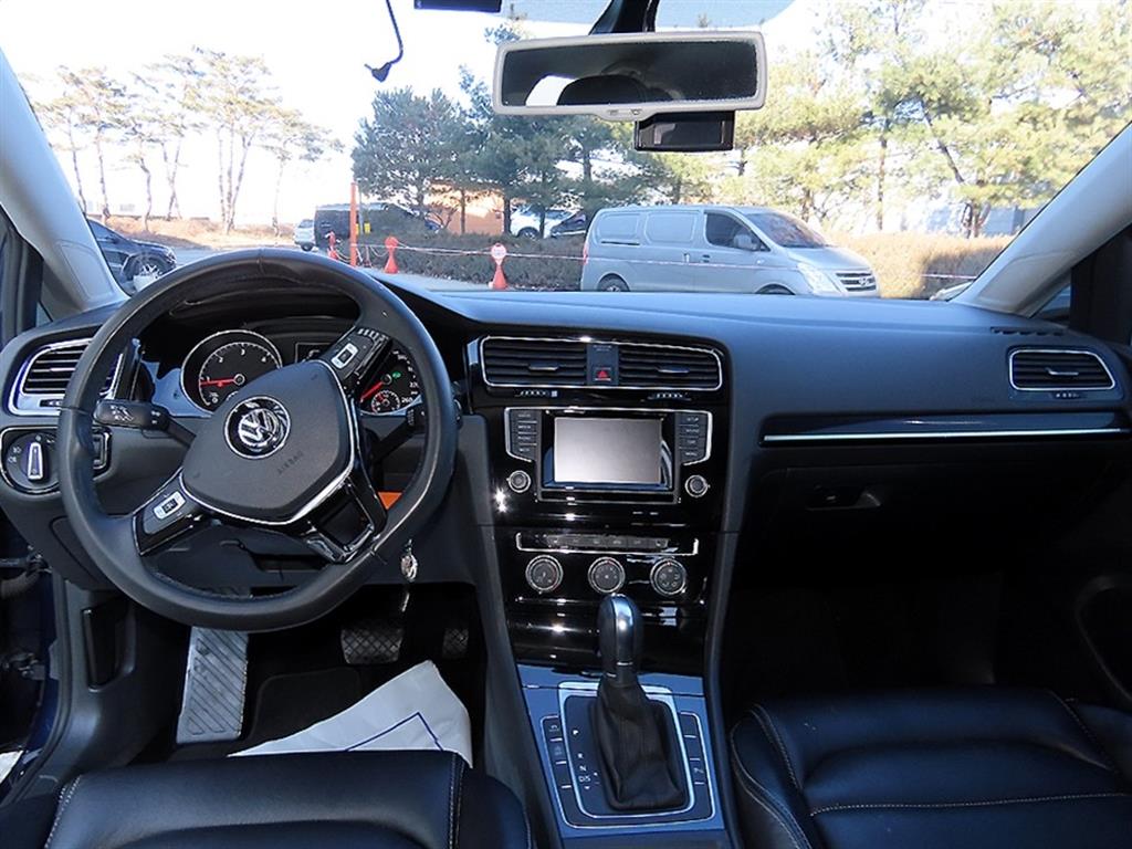 Volkswagen Golf - Vista 7