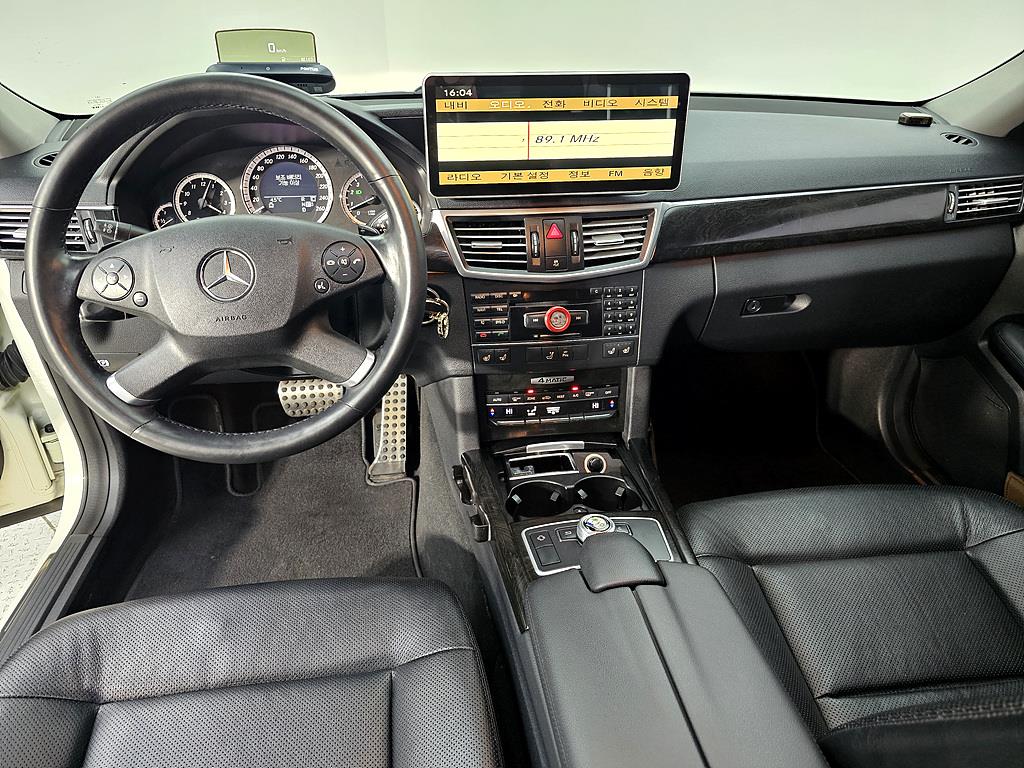 Mercedes Benz E class - Vista 5