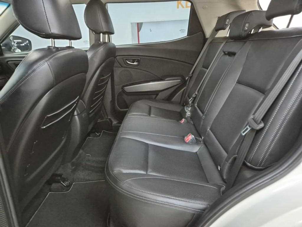 Ssangyong Tivoli - Vista 12