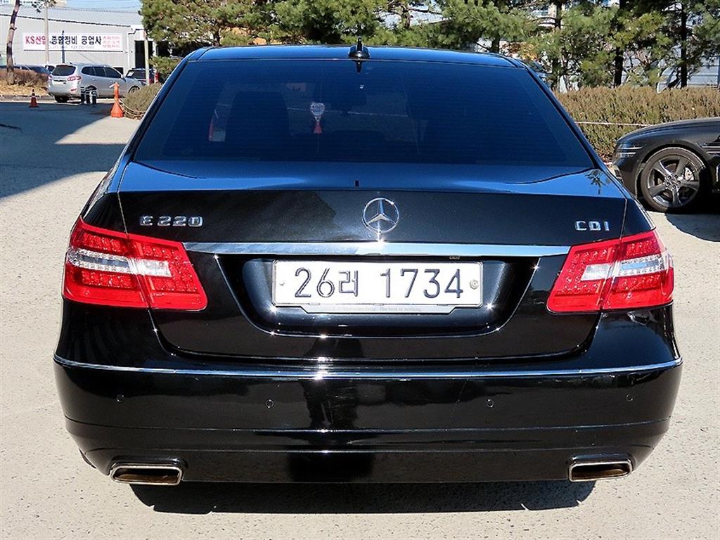 Mercedes Benz E class - Vista 4