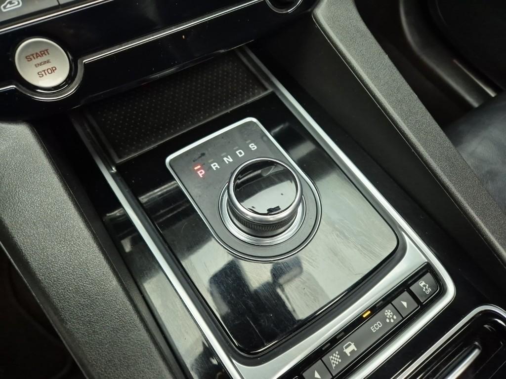 Jaguar F-PACE - Vista 8