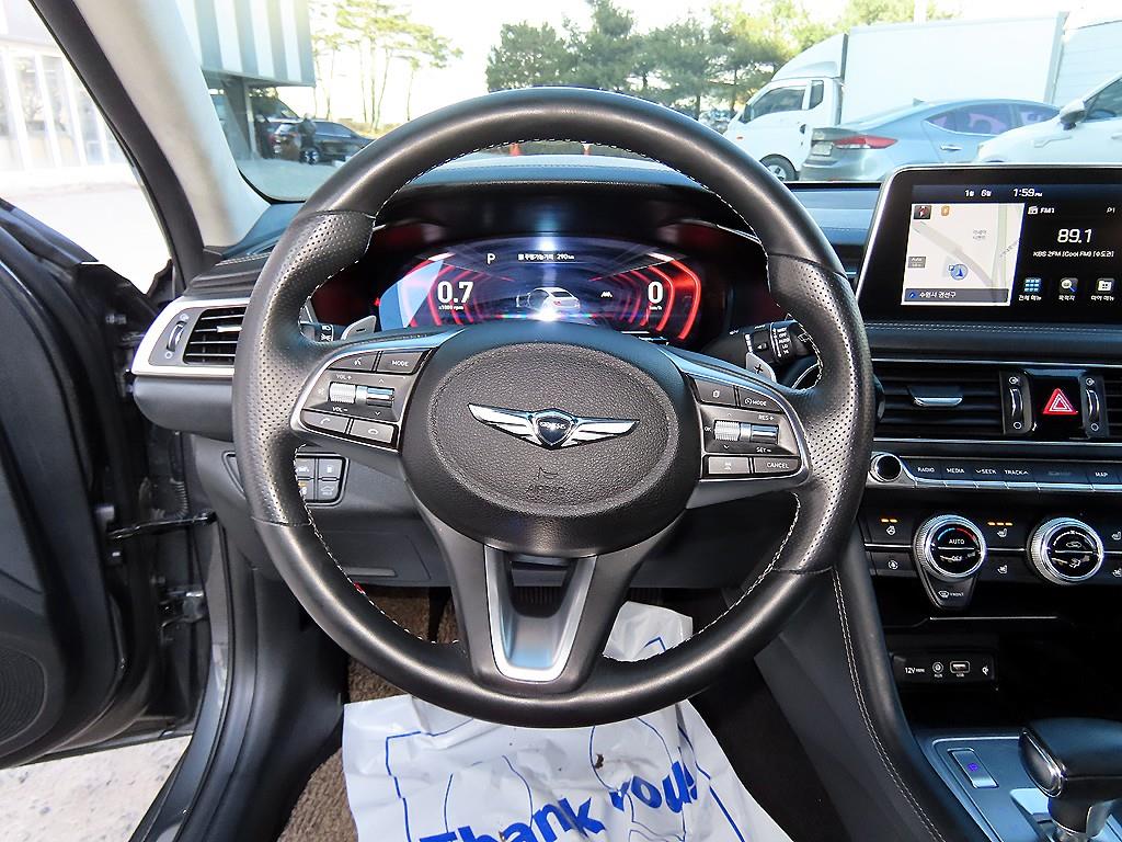 Genesis G70 - Vista 8