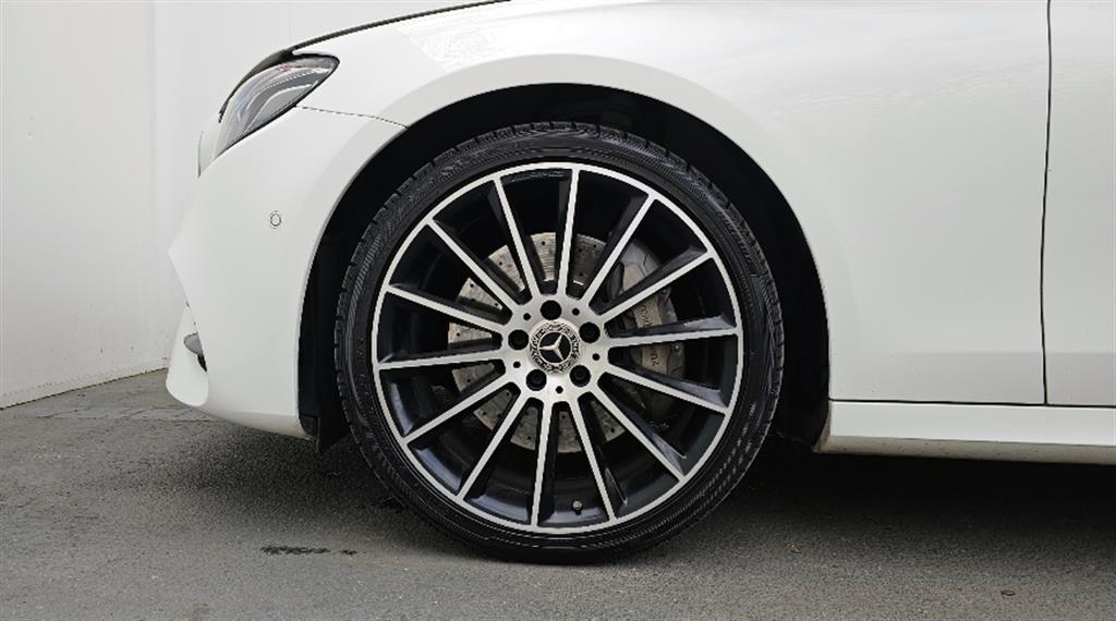 Mercedes Benz E class - Vista 7