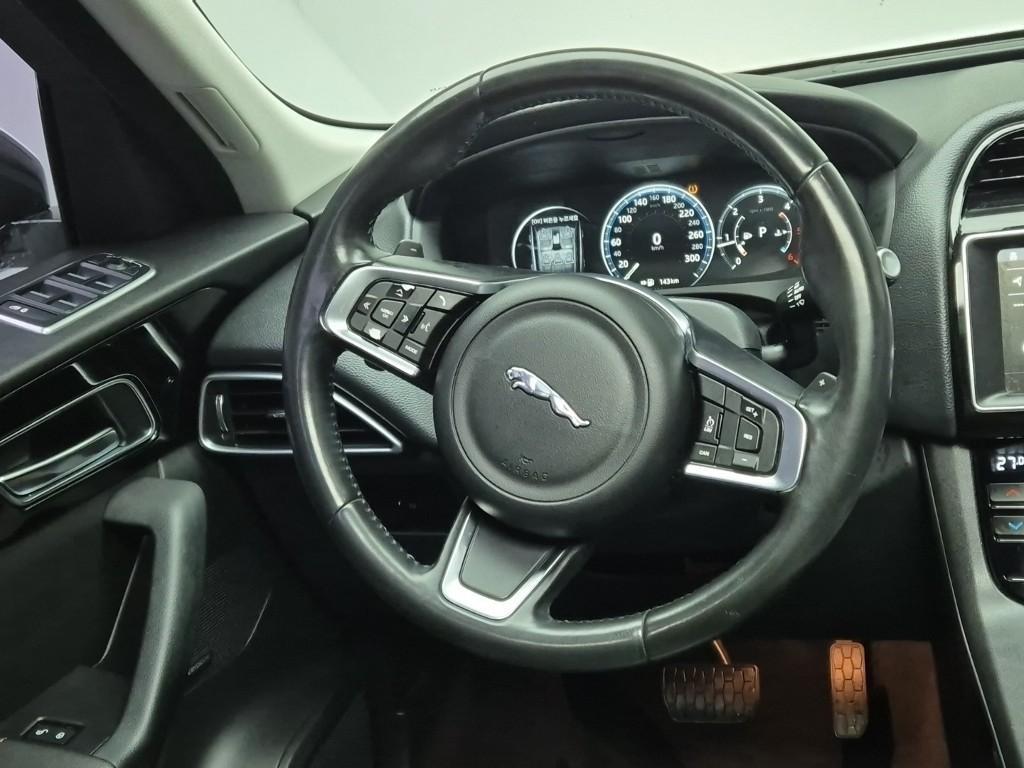 Jaguar F-PACE - Vista 9