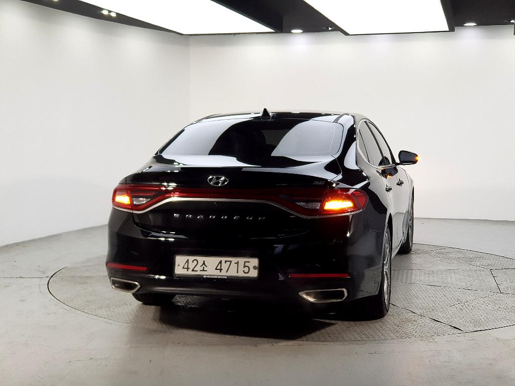 HYUNDAI Grandeur - Vista 3