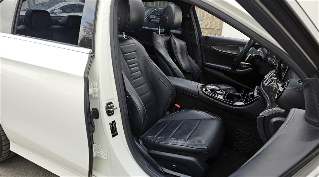 Mercedes Benz E class - Vista 12