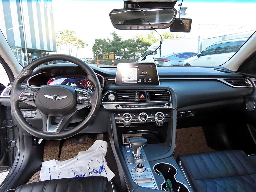 Genesis G70 - Vista 7