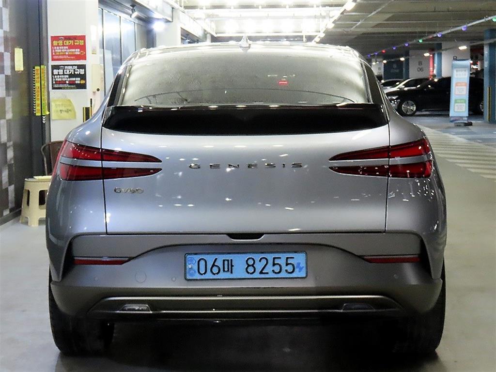 Genesis GV60 - Vista 5