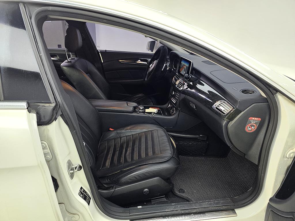 Mercedes Benz CLS Class - Vista 10