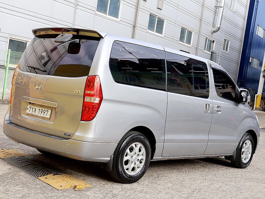 HYUNDAI Starex - Vista 7