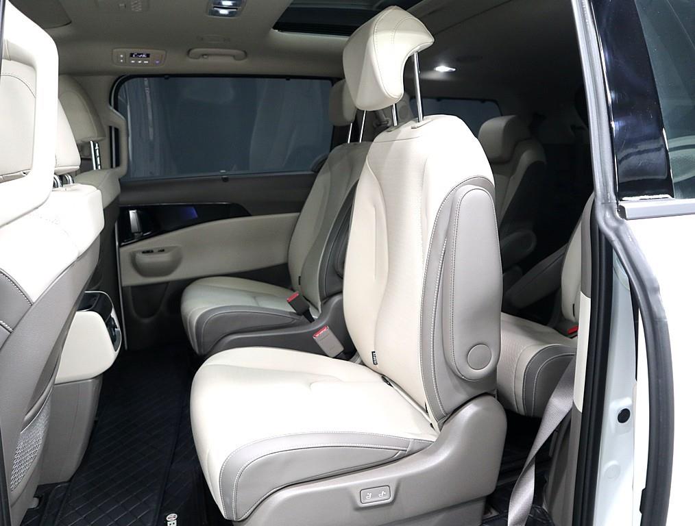 KIA Carnival - Vista 10