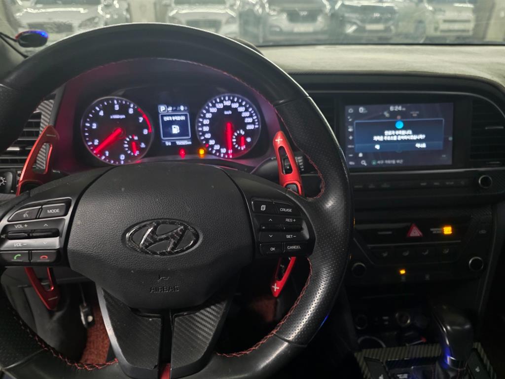 HYUNDAI Avante - Vista 10