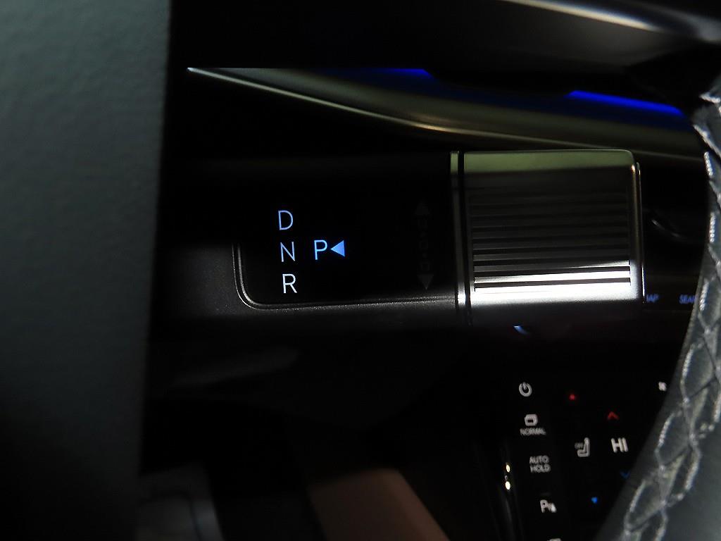 HYUNDAI Grandeur - Vista 12