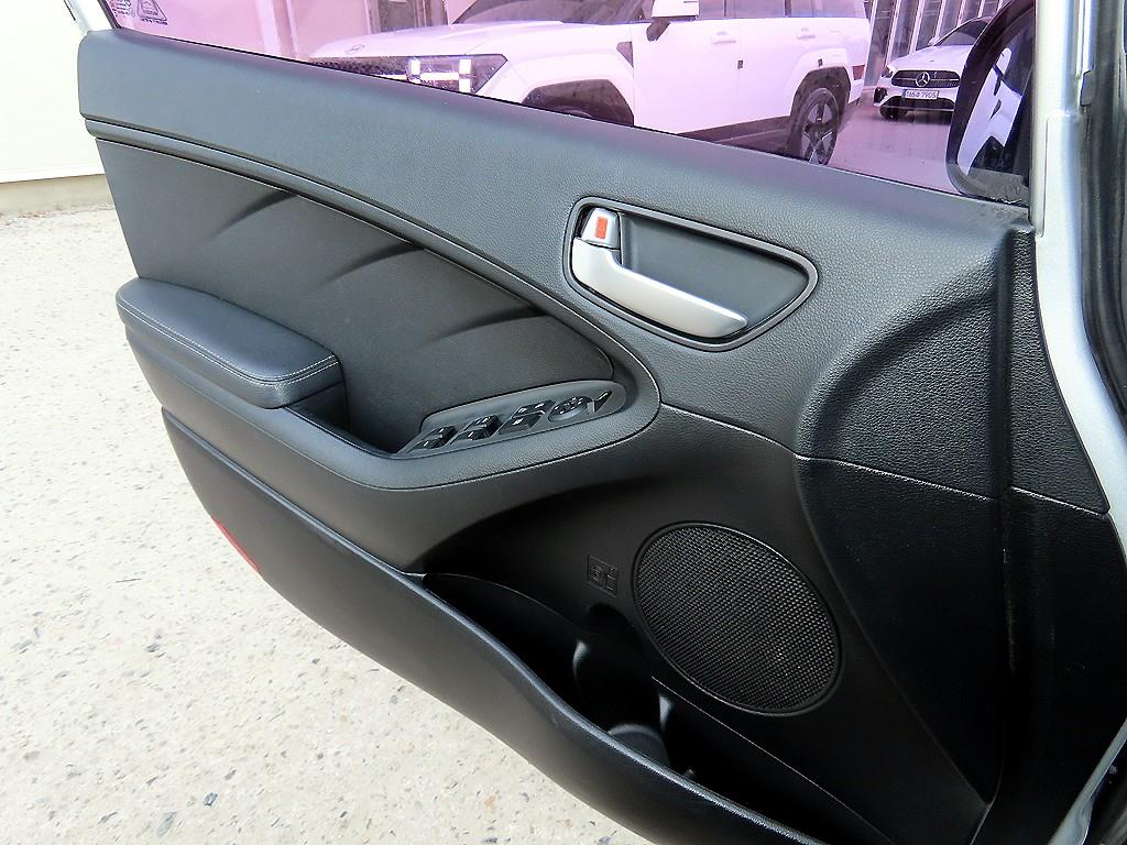 KIA K3 - Vista 11