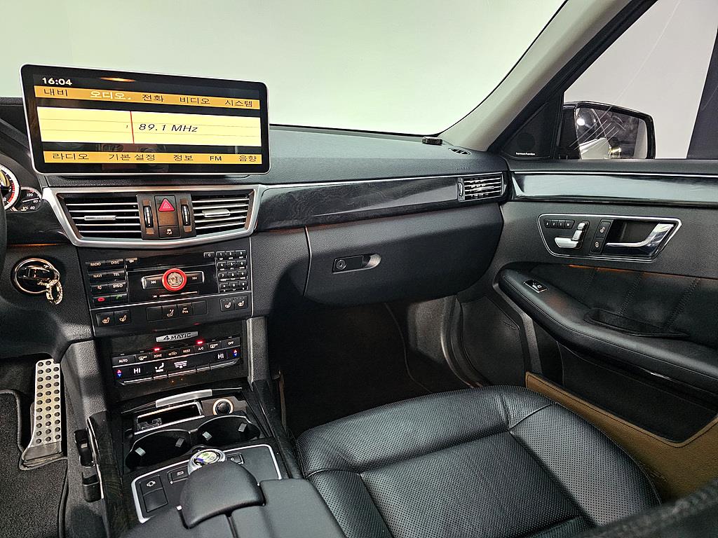 Mercedes Benz E class - Vista 10