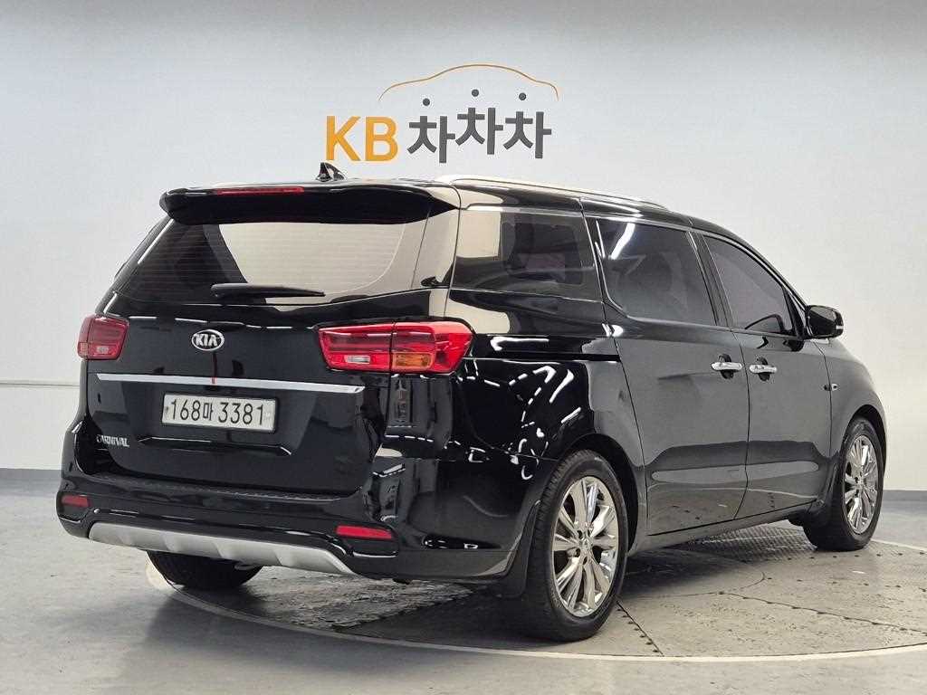 KIA Carnival - Vista 3