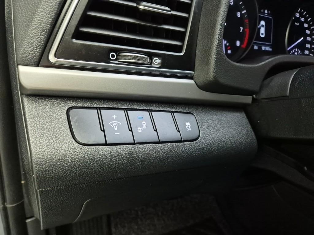 HYUNDAI Avante 2017 Gris - Importación desde Corea - HF Imports Iquique - Foto 16