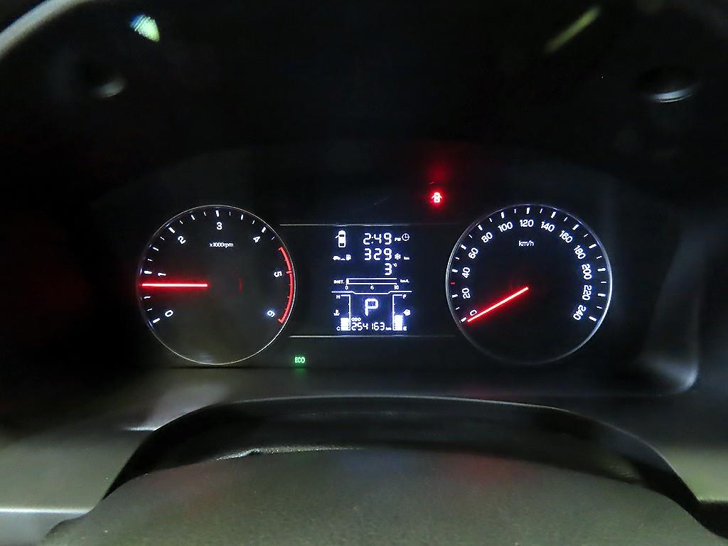 Ssangyong Rexton - Vista 9