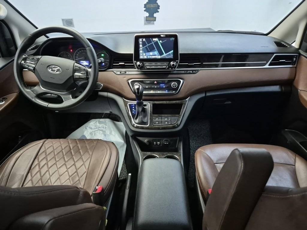 HYUNDAI Starex - Vista 7