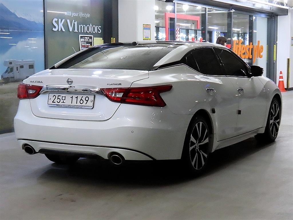 Nissan Maxima - Vista 4