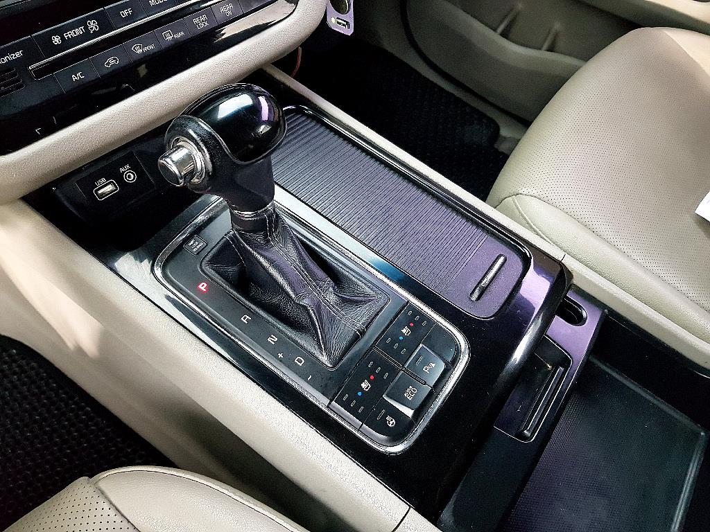 KIA Carnival - Vista 12