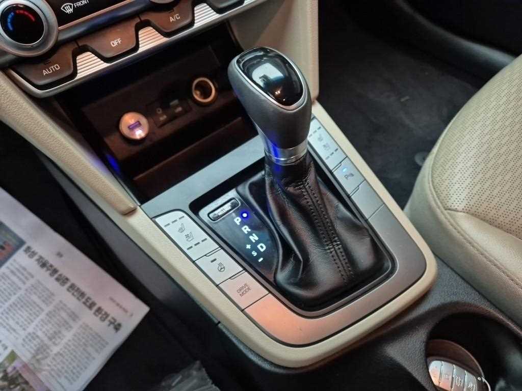 HYUNDAI Avante - Vista 8