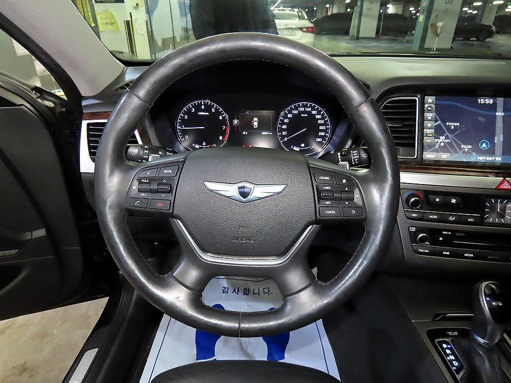 HYUNDAI Genesis - Vista 8