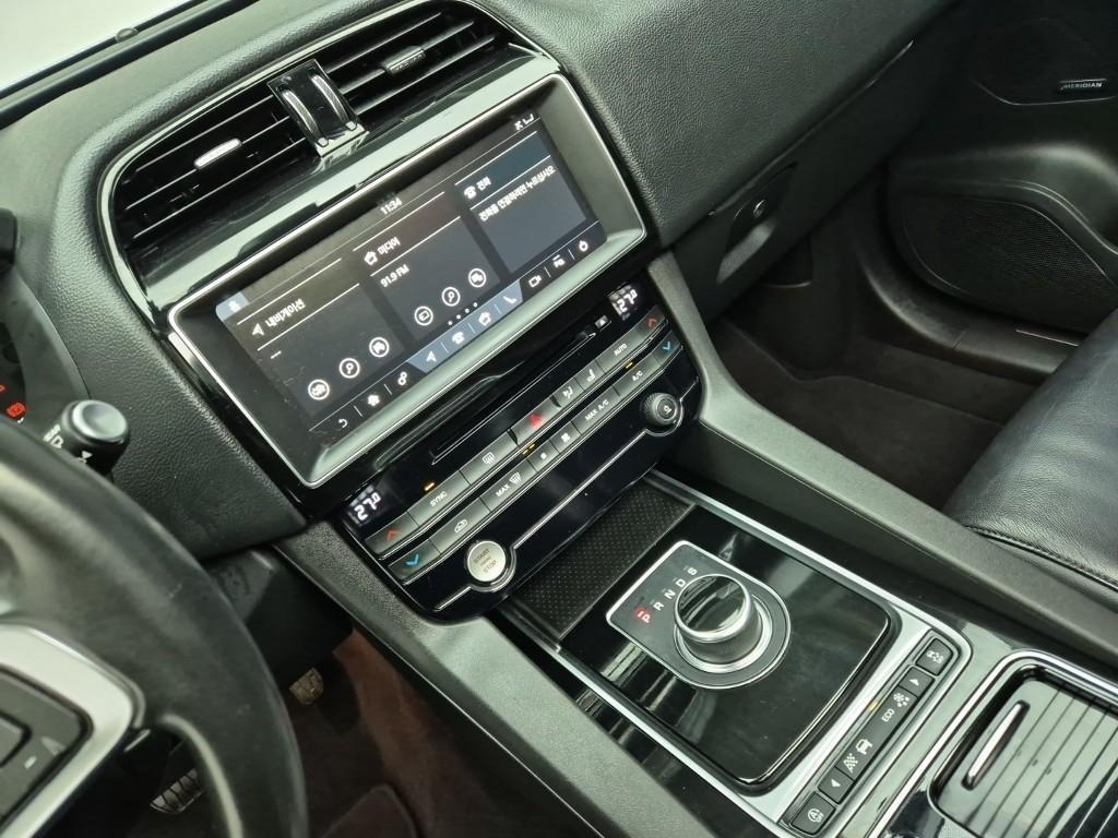 Jaguar F-PACE - Vista 10