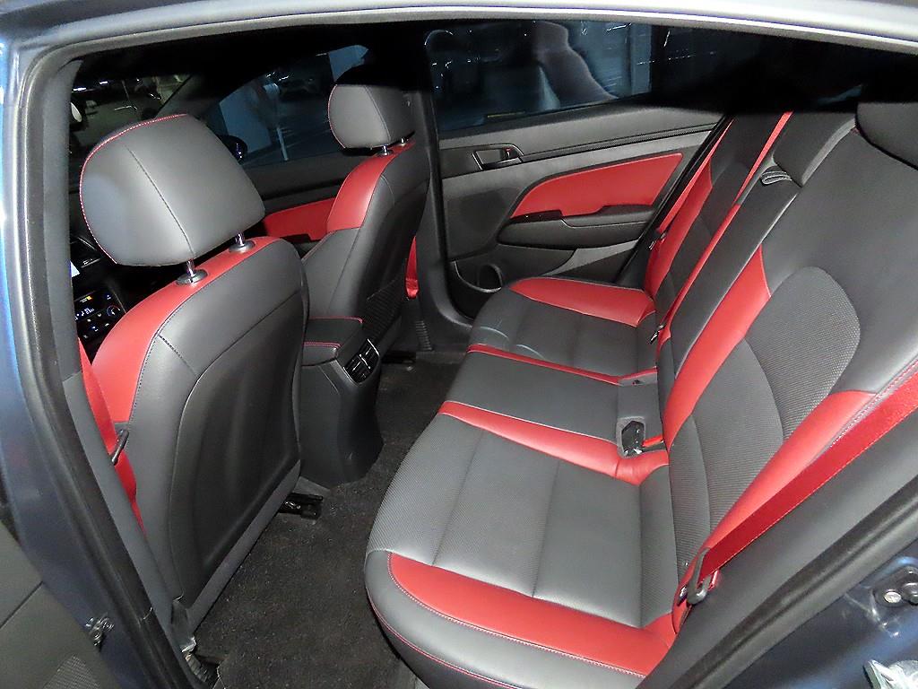 HYUNDAI Avante - Vista 7