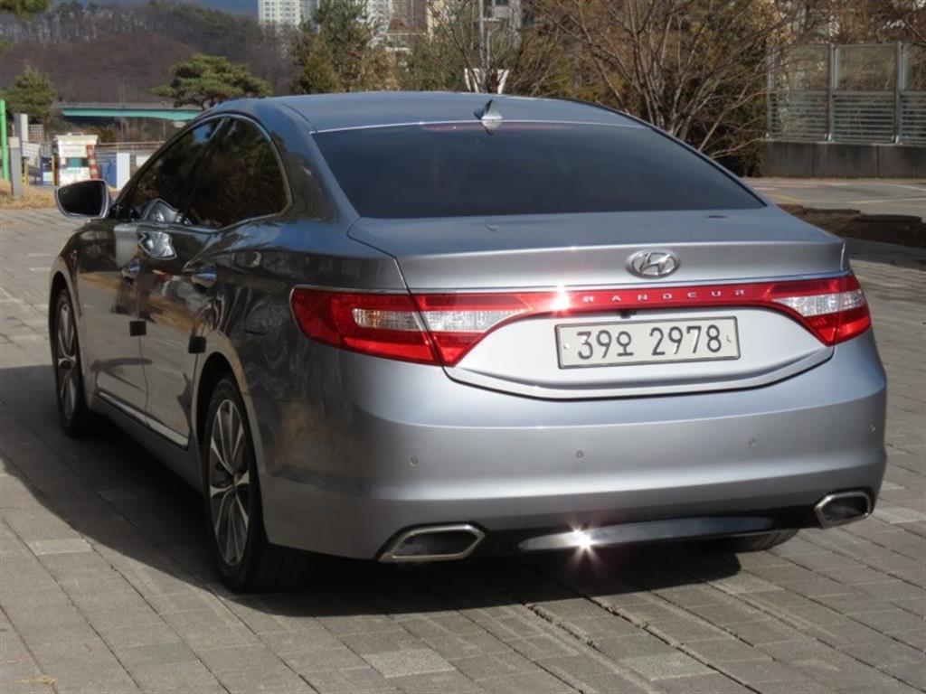 HYUNDAI Grandeur - Vista 7