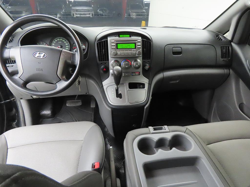 HYUNDAI Starex - Vista 8