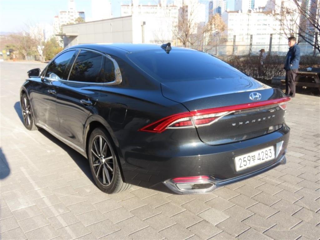 HYUNDAI Grandeur - Vista 7