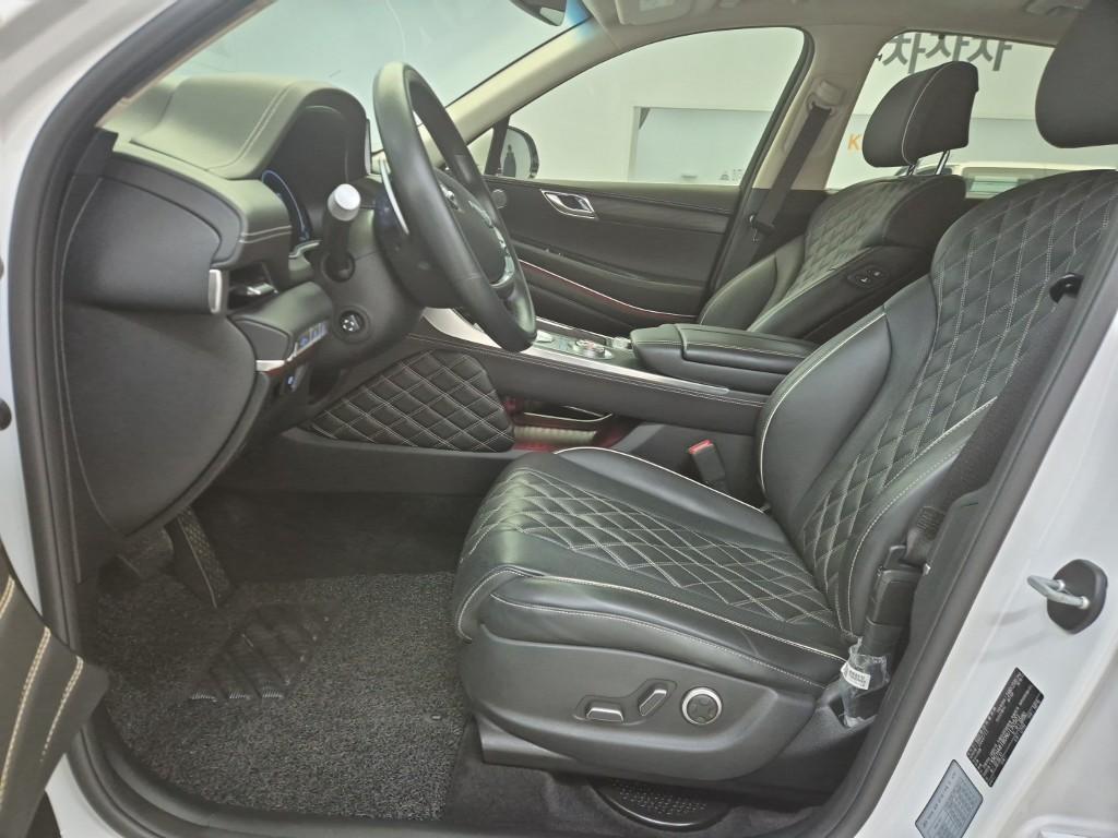 Genesis GV80 - Vista 8