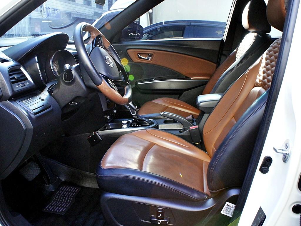 Ssangyong Tivoli - Vista 9