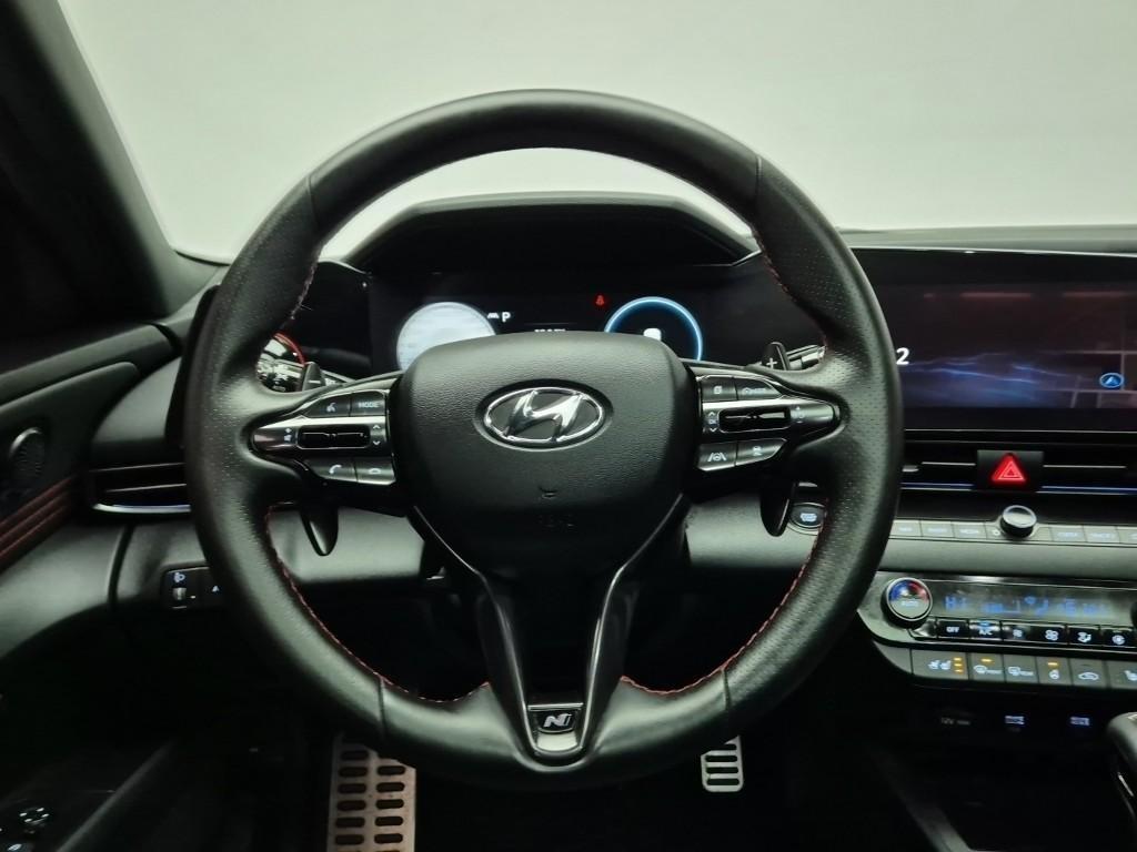 HYUNDAI Avante - Vista 9