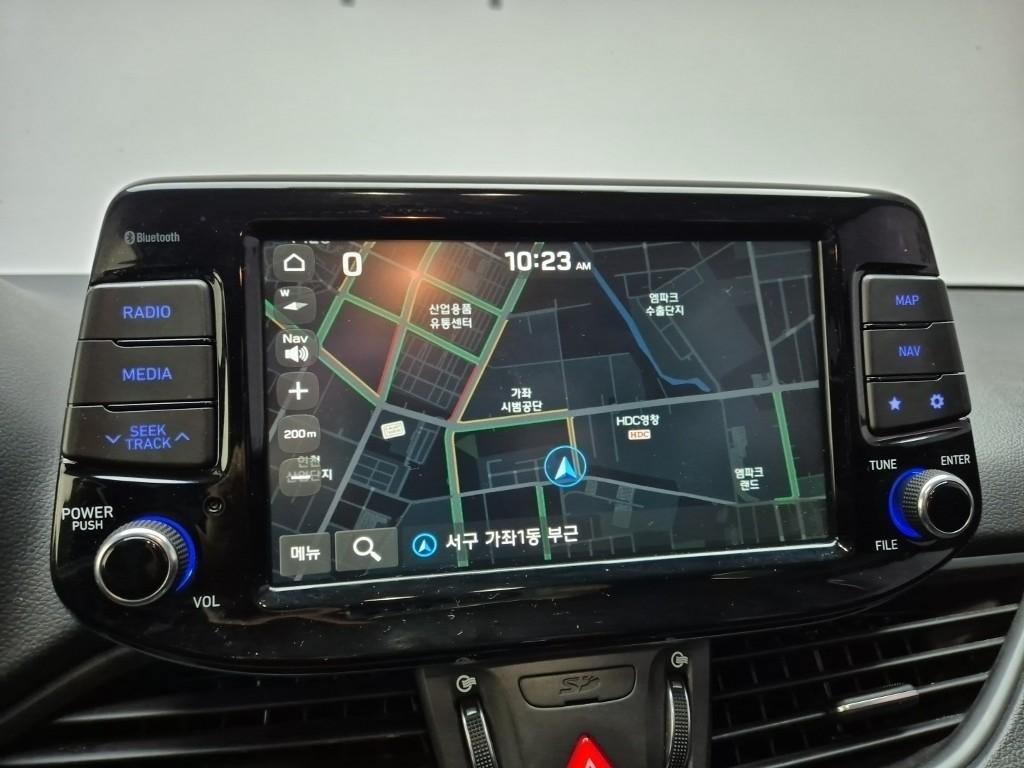 HYUNDAI i30 2017 Negro - Importación desde Corea - HF Imports Iquique - Foto 13