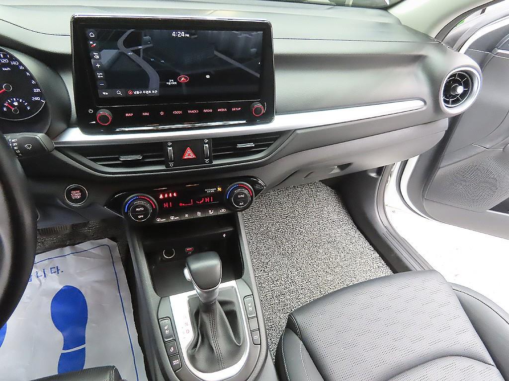 KIA K3 2022 Blanco - Importación desde Corea - HF Imports Iquique - Foto 7