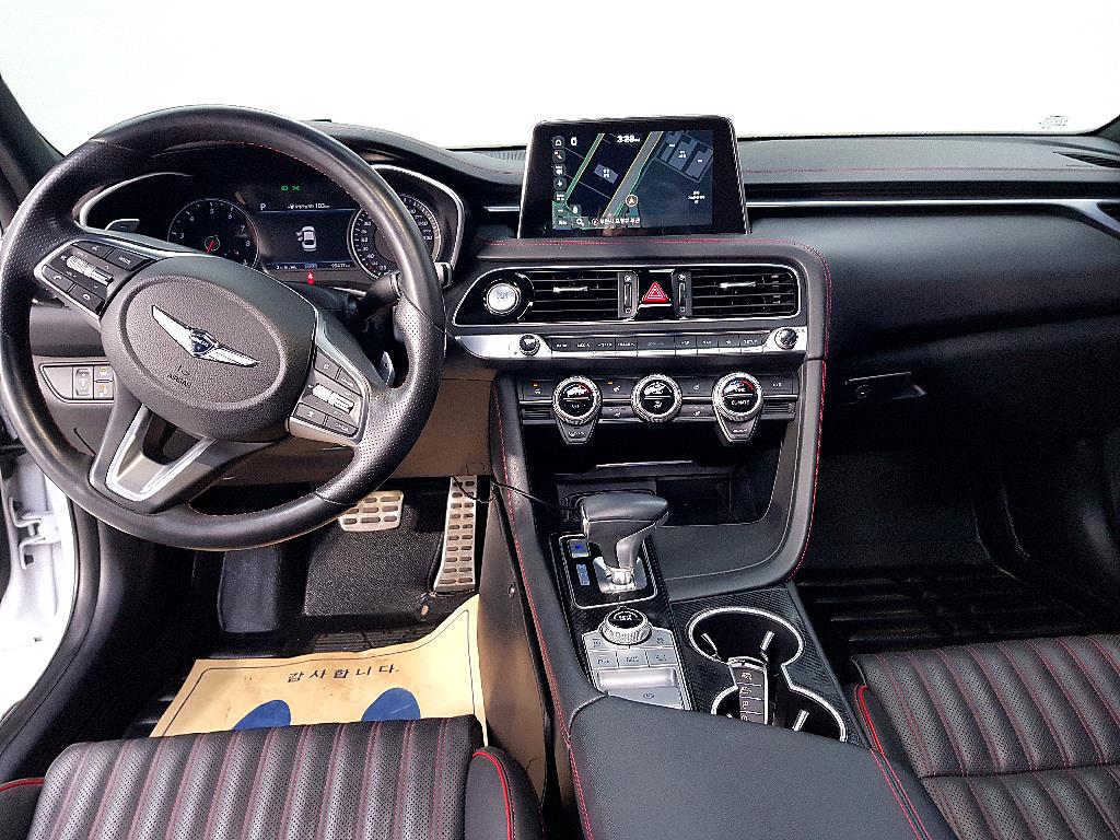 Genesis G70 - Vista 5