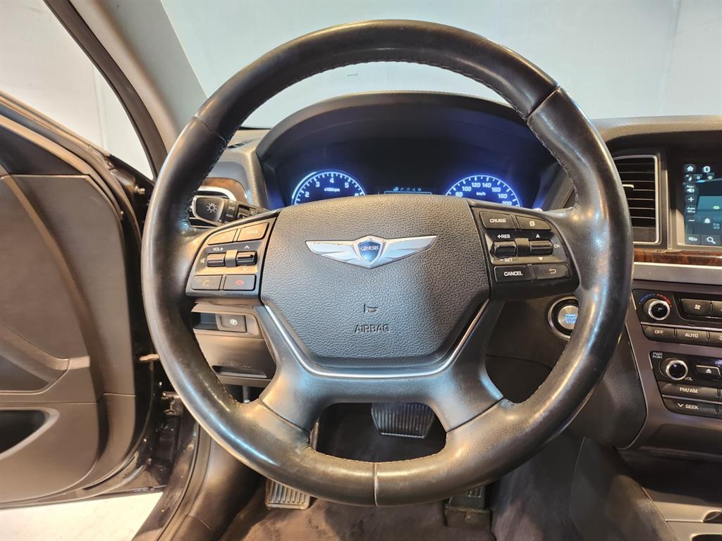 HYUNDAI Genesis - Vista 7