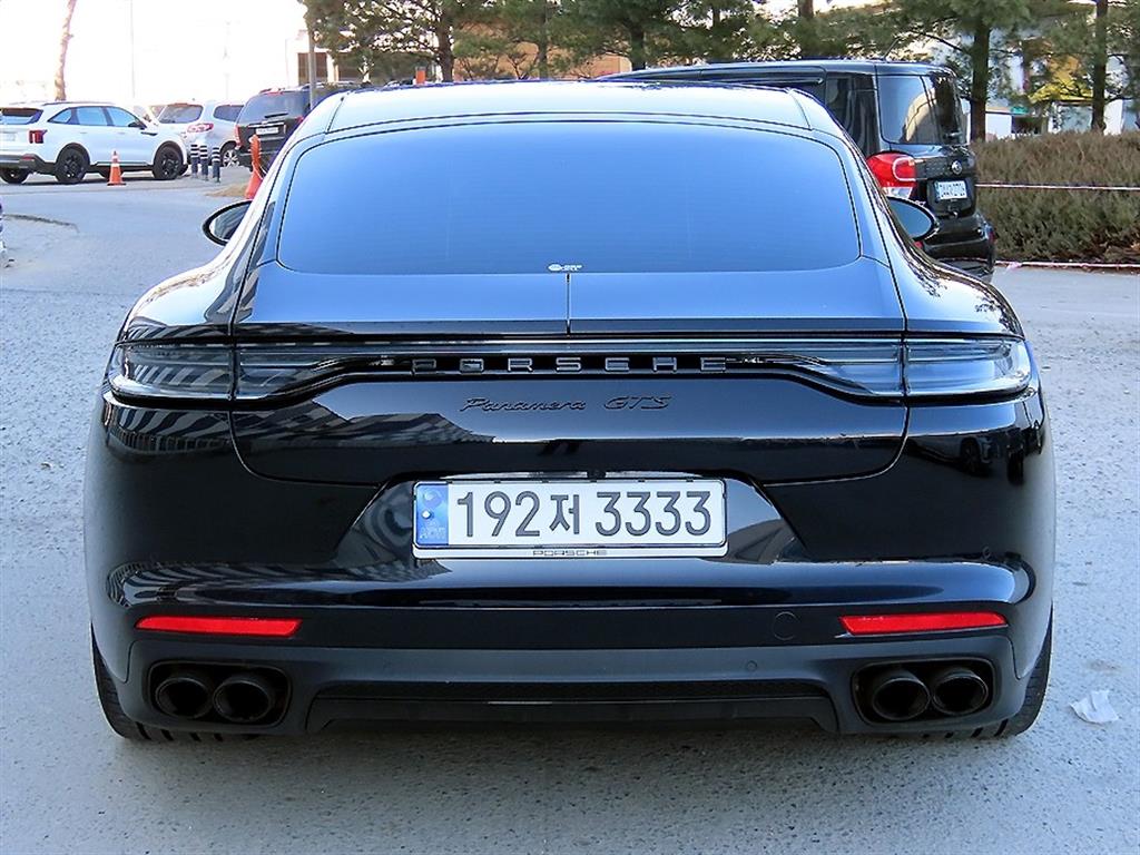 Porsche Panamera - Vista 4