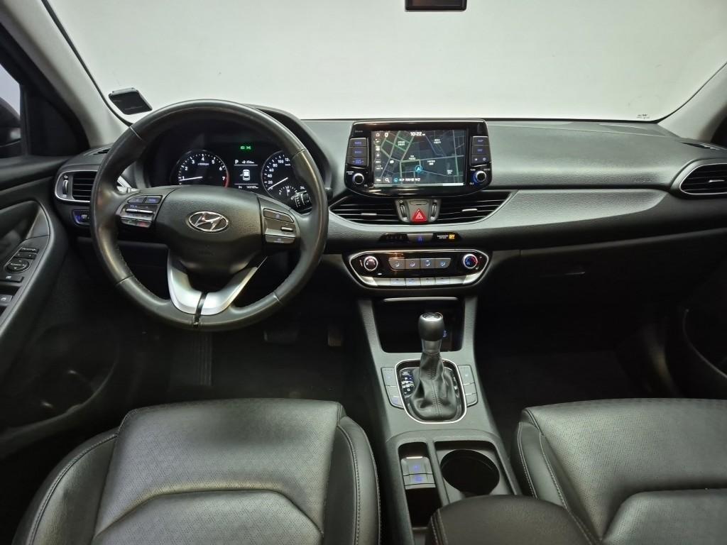 HYUNDAI i30 - Vista 7